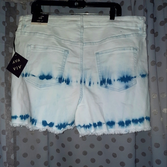 AVA VIV Tye Dye Midi Denim Shorts Raw Hem 24W NWT - Picture 3 of 9